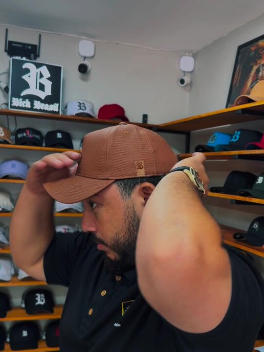 Boné BLCK na loja