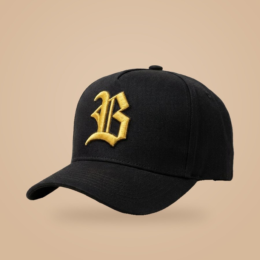 Boné BLCK preto com o B dourado